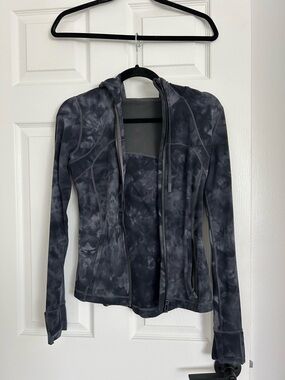 Lululemon Charcoal Tie-Dye define jacket